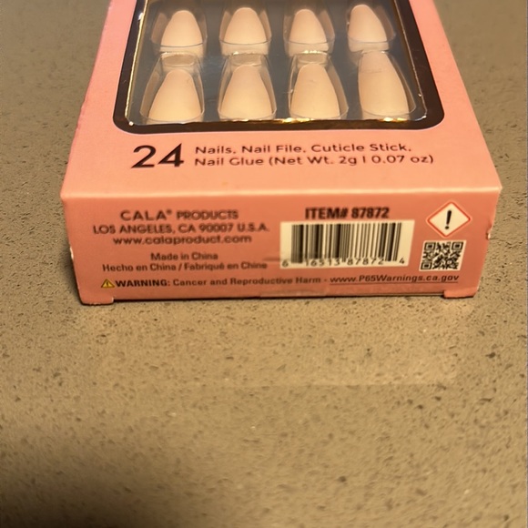 NEW Cala Glue on Nails Press on Nails Duo Black & Gold, Nude Pink - Picture 5 of 6